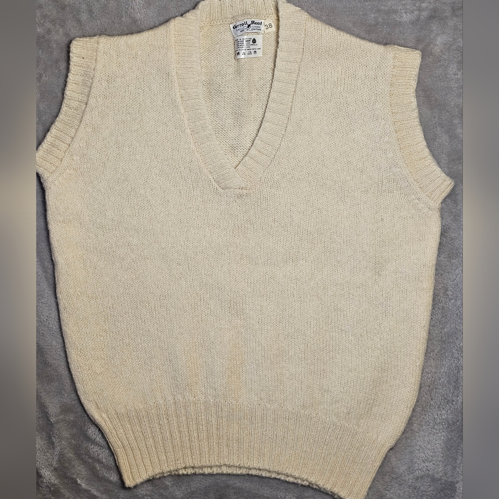 Carol Reed Scottish Wool Capped Sleeved V Neck Sweater Size 38 Ivory.‎